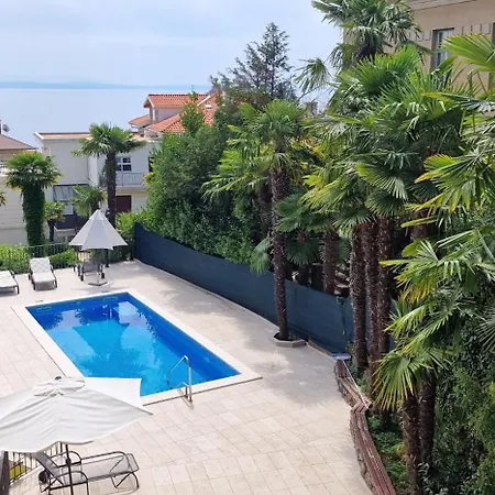 アパート Nautico With Swimming Pool オパティヤ