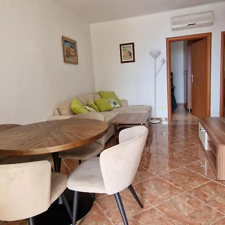 Nautico With Swimming Pool * オパティヤ