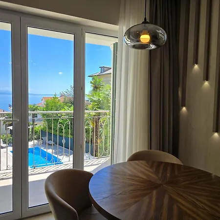Nautico With Swimming Pool Apartmán Opatija